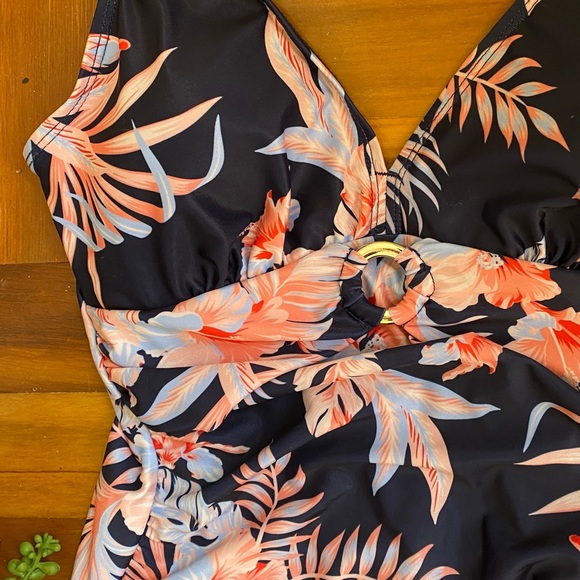 Miller’s BNWT swimsuit - Picture 2 of 7